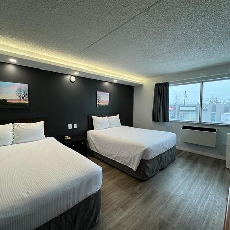 Travelodge By Wyndham Winnipeg Airport Bagian luar foto