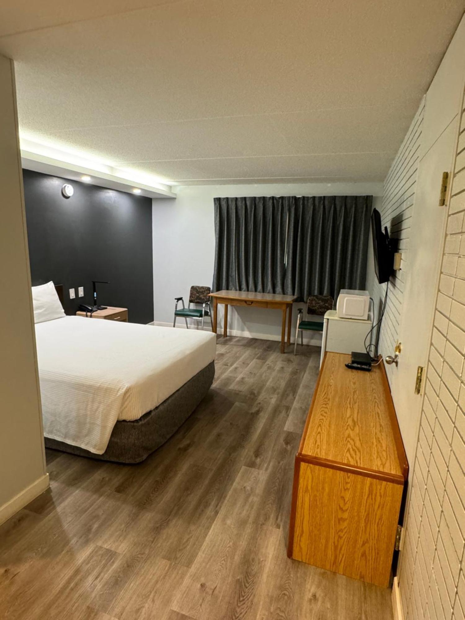 Travelodge By Wyndham Winnipeg Airport Bagian luar foto