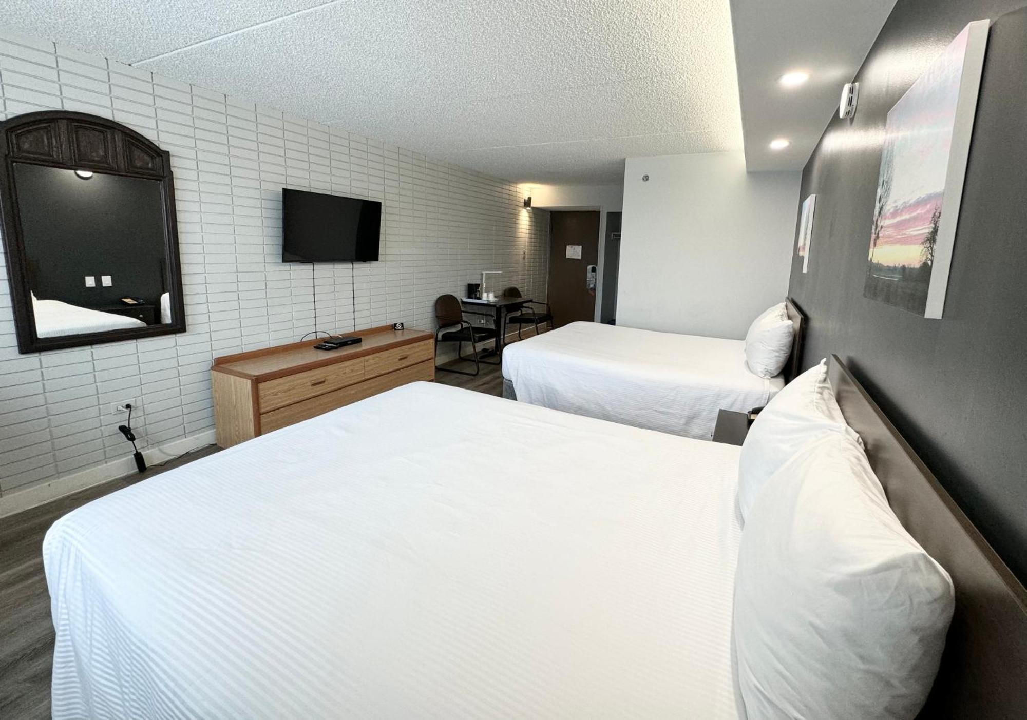Travelodge By Wyndham Winnipeg Airport Bagian luar foto