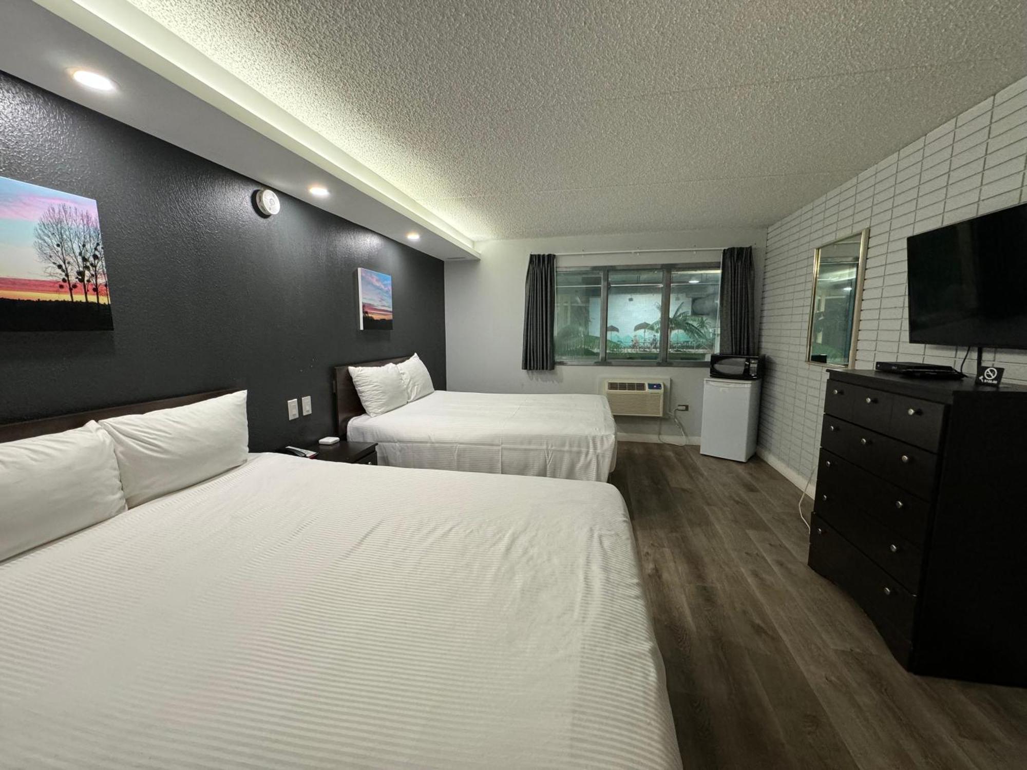 Travelodge By Wyndham Winnipeg Airport Bagian luar foto