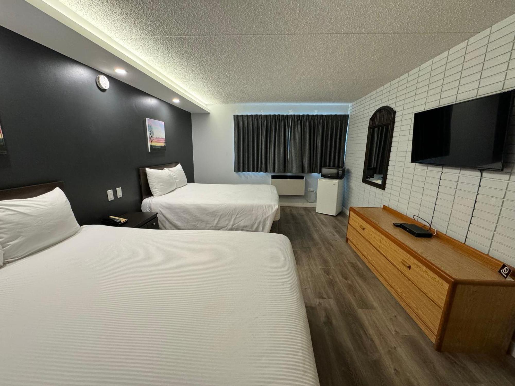 Travelodge By Wyndham Winnipeg Airport Bagian luar foto